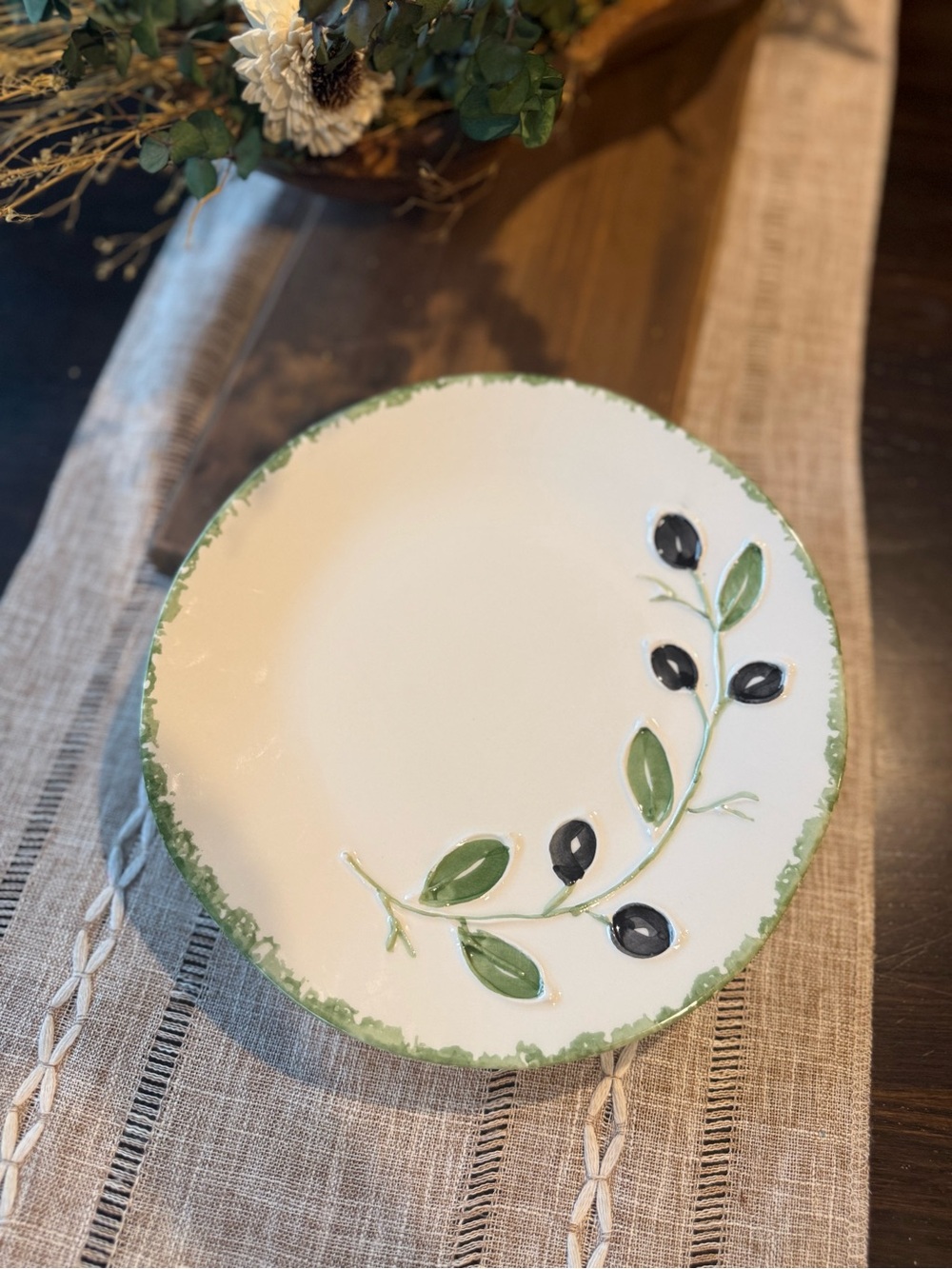 2-Maioliche Jessica Italy Embossed Olive Branch Plate 9" Salad or Appetizer